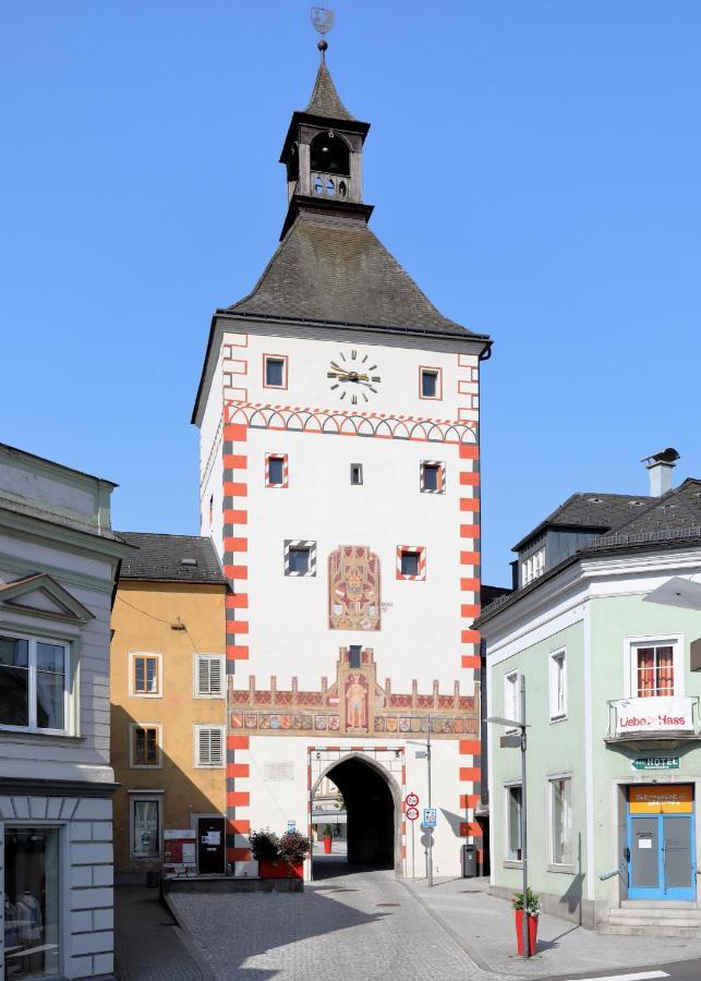 Stadthotel Restaurant Auerhahn Vöcklabruck Exterior foto